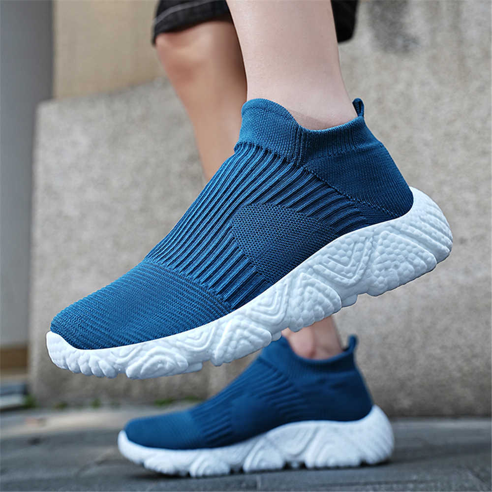 Scarpe da tennis scure da uomo - Men Shoes Boots recensione e prezzo